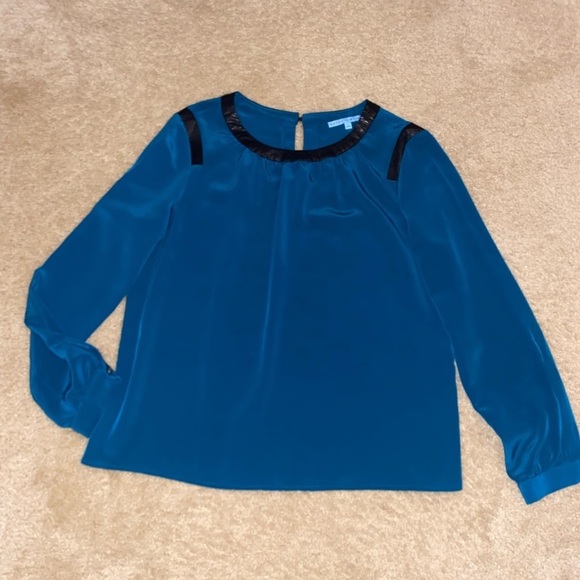 ▪️Antonio Melani Leather Trim Accent Top▪️ - Picture 7 of 11